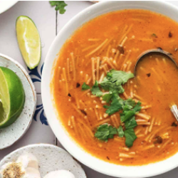 sopa famila soup in a bowl